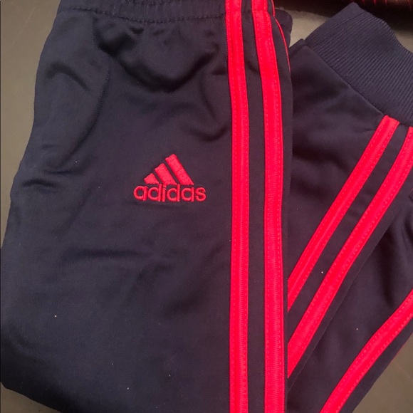 Adidas suit - Picture 3 of 4